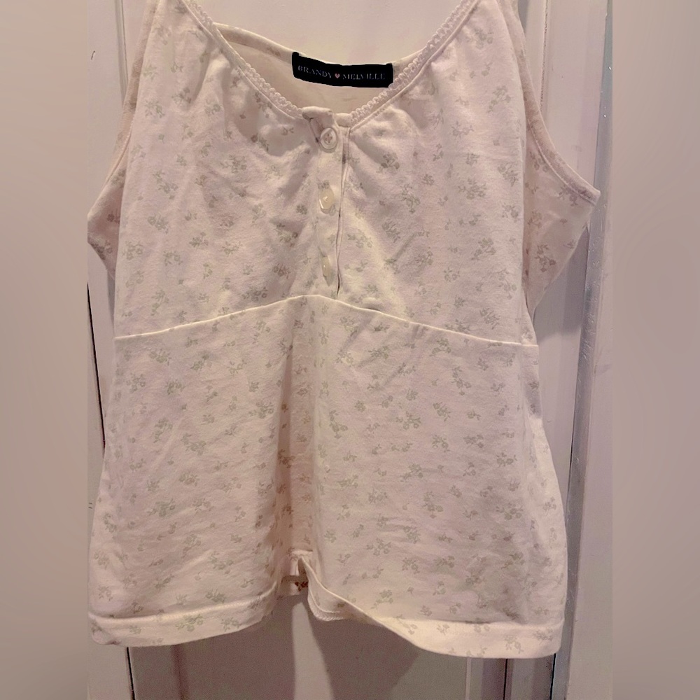 Brandy Melville Tank top!! No tears or stains!